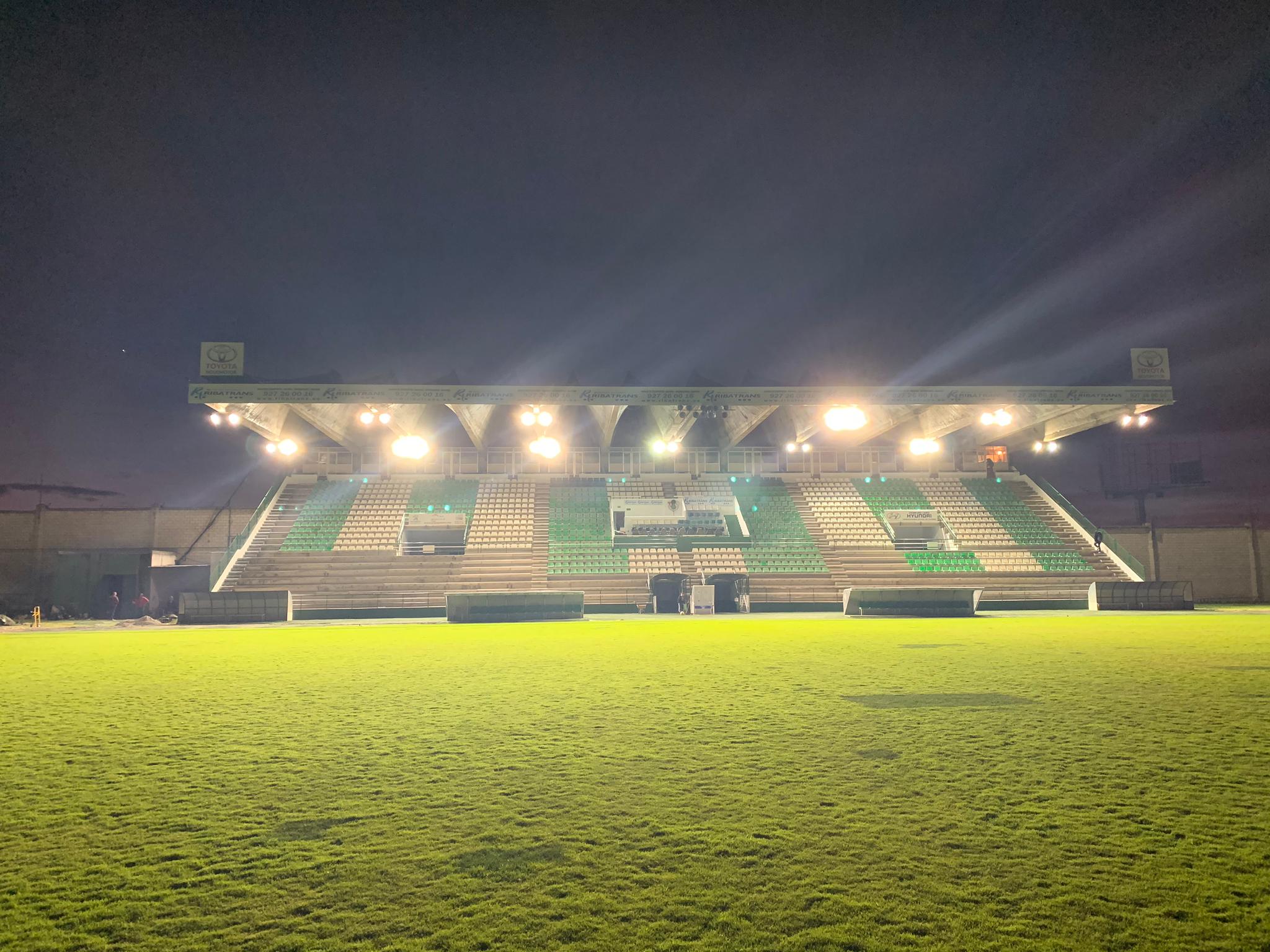 Foto El CP Cacereño instala sistemas eficientes de iluminación y se apunta a la energía verde.